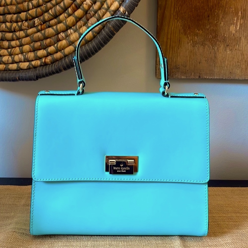 NWOT kate spade handbag with crossbody strap & dust bag. Beautiful Tiffany blue